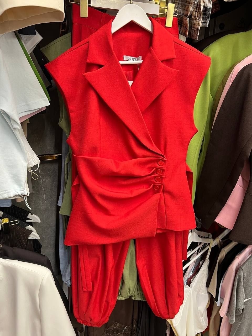 модные костюмы,стильные костюмы,костюм брючный с жилетом,брючный костюм с жилеткой,костюм с жилетом и брюками