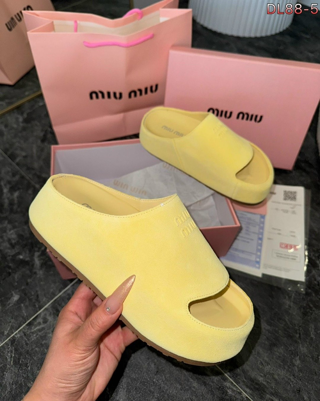 ,шлепанцы miu miu,мюли miu miu,женские шлепанцы,шлепки модные