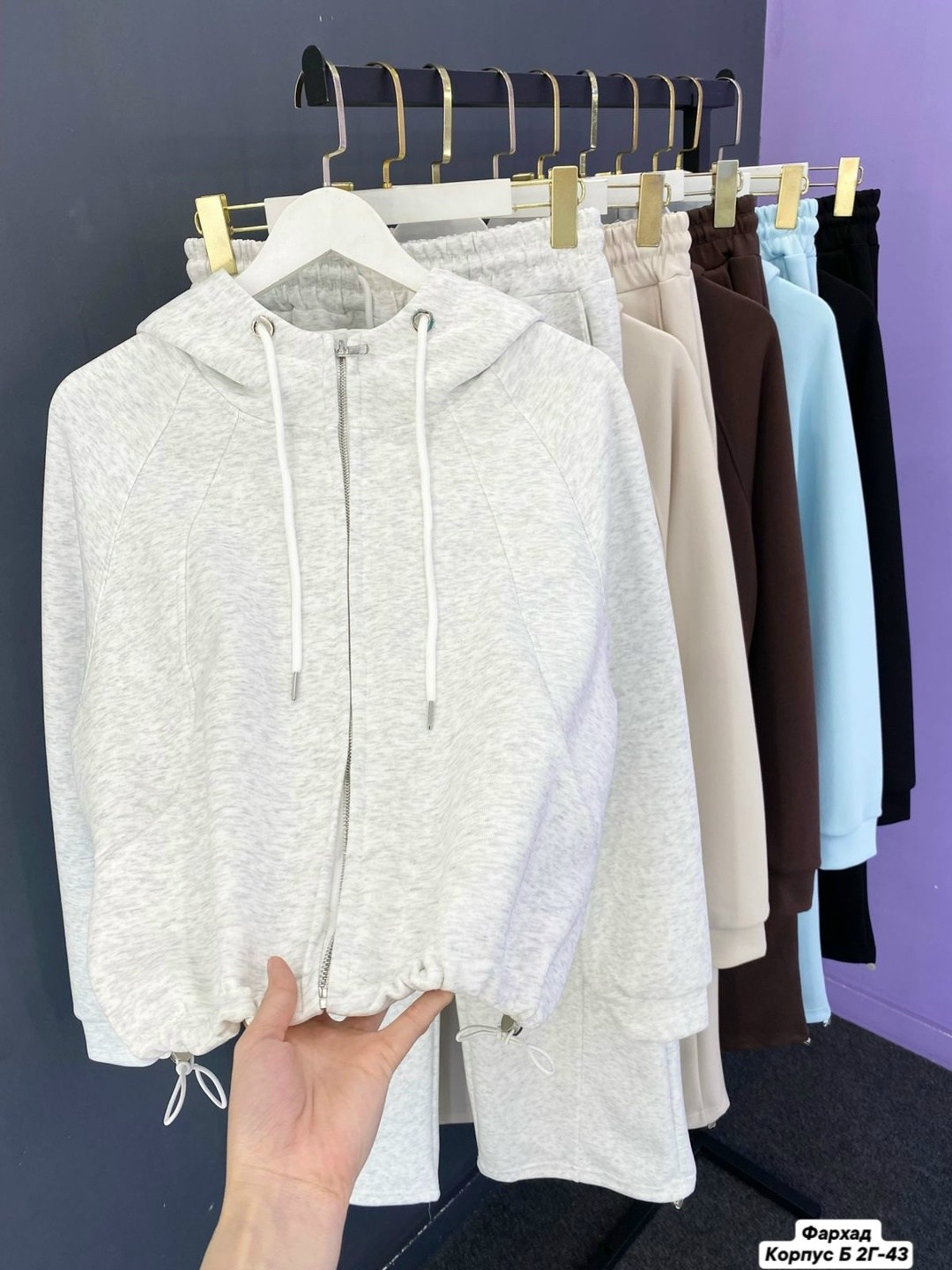 костюм трикотажный,костюм спортивный,костюм с брюками,женский костюм,костюм белый