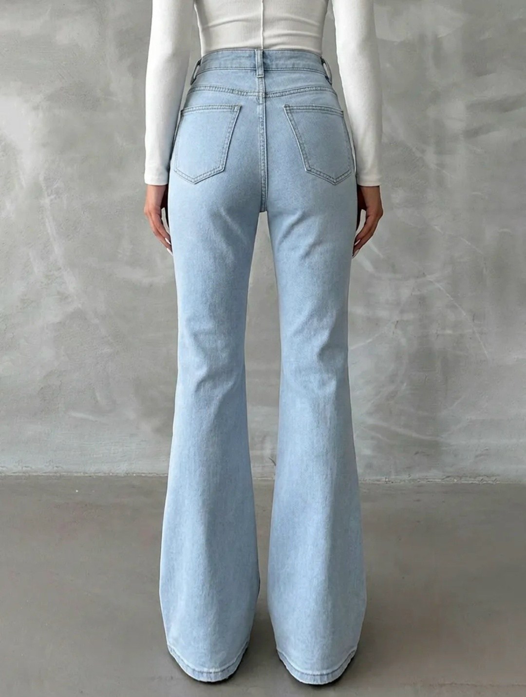 джинсы клеш женские,женские джинсы,джинсы клёш,джинсы клеш светло голубые,светлые джинсы клеш