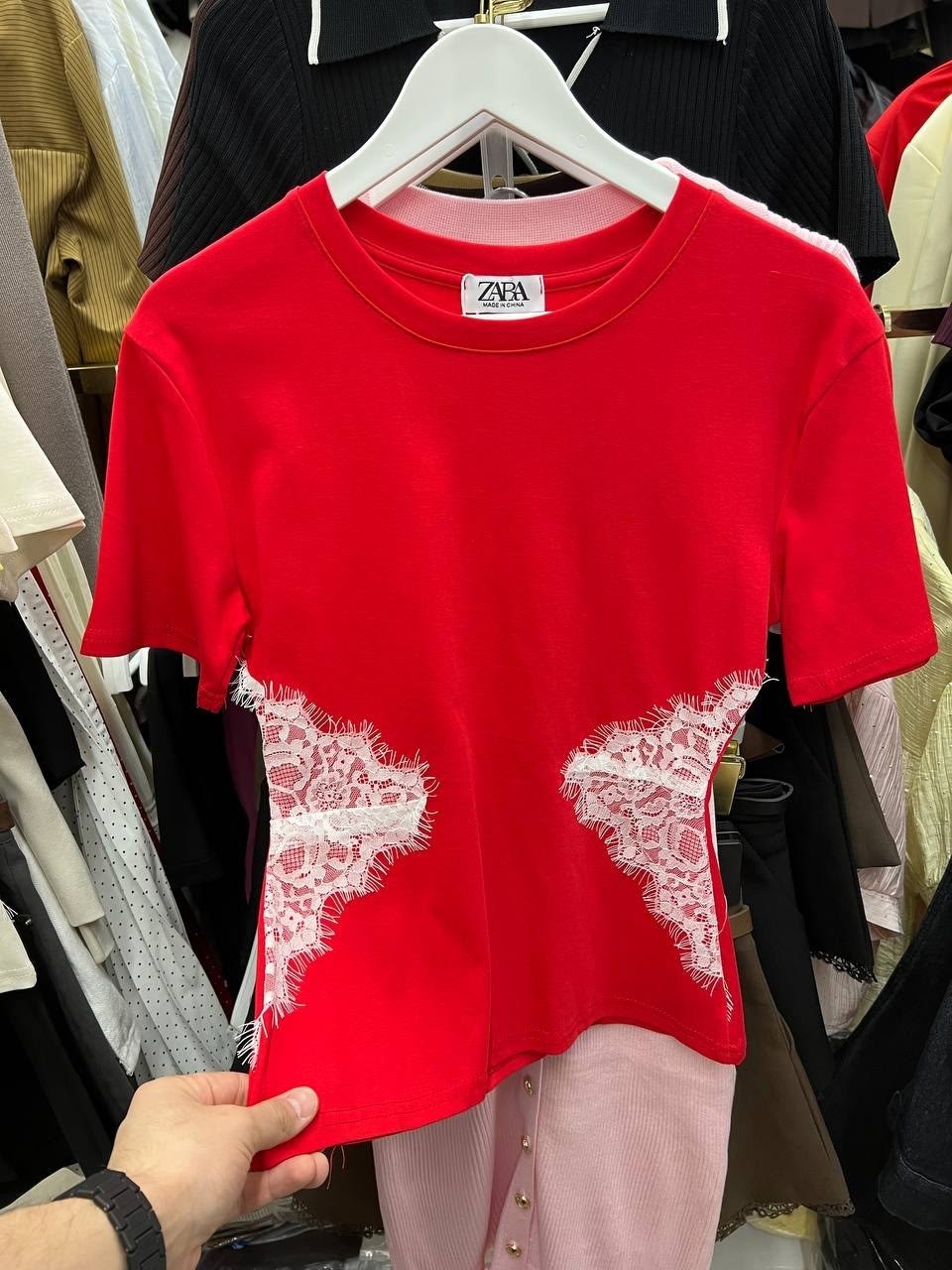 футболка с кружевами,футболки женская,футболка кружевная,футболка с кружевом,футболка с кружевными вставками