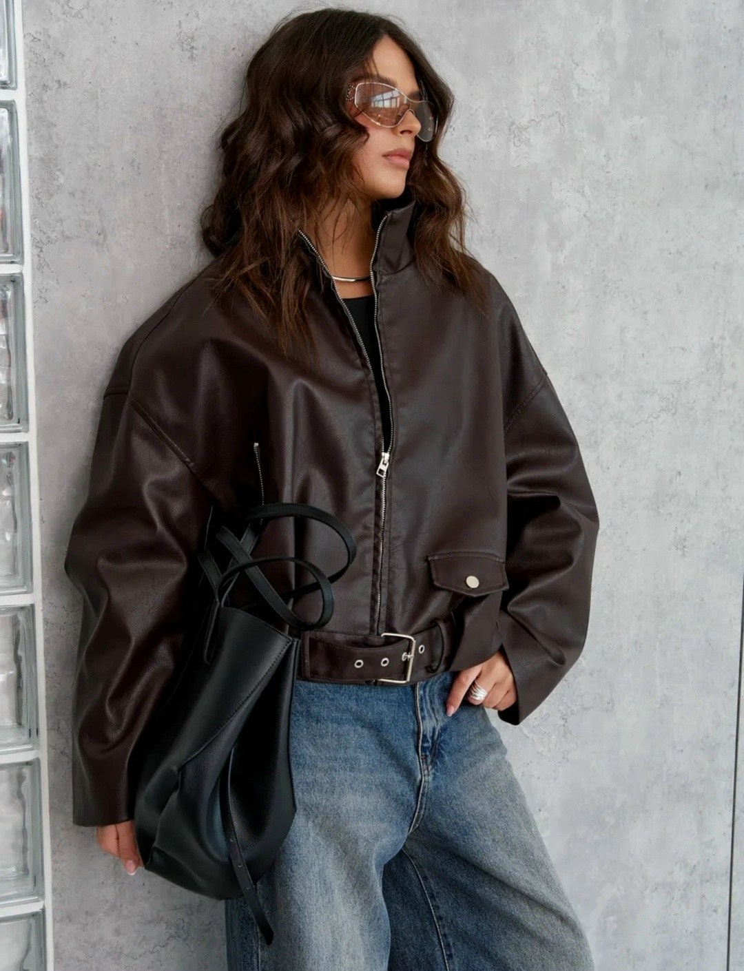 куртка бомбер,куртка кожаная,кожаный бомбер оверсайз,куртка оверсайз,женская куртка из искусственной кожи