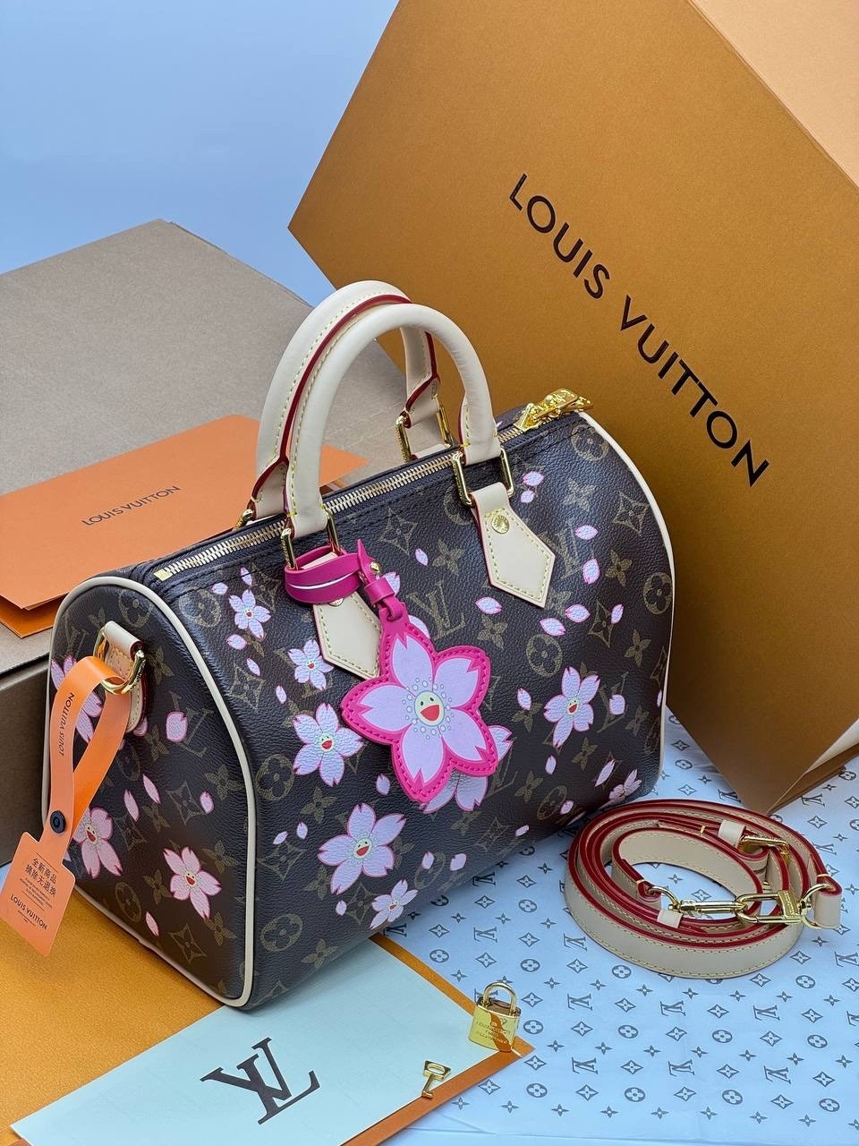 сумка louis vuitton,louis vuitton женская сумка,дорожная сумка louis vuitton,сумка louis vuitton 25-20см реплика,сумка louis vuitton takashi murakami