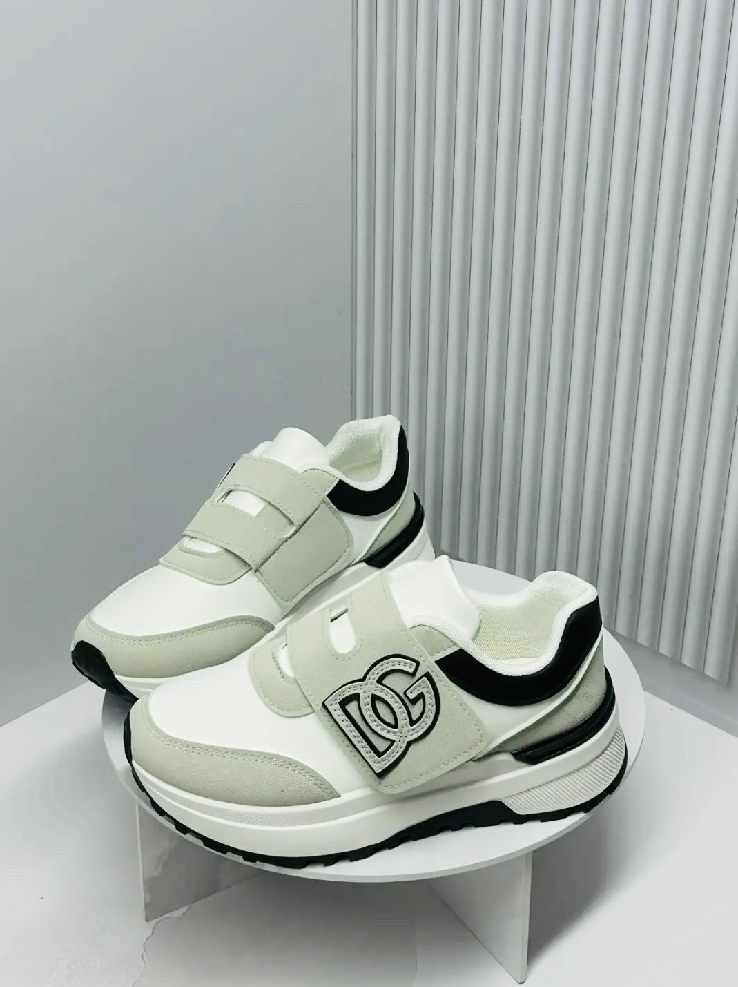 женские кроссовки,,кроссовки chanel,женские кроссовки dolce gabbana,кроссовки женские chanel