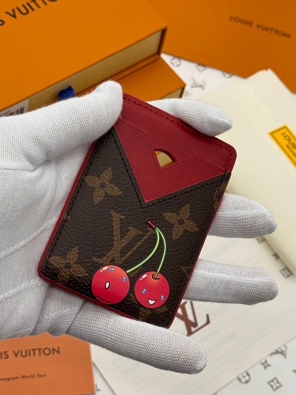 картхолдер louis vuitton,чехол для мобильного телефона lv louis vuitton,чехлы для iphone,louis vuitton monogram,держатель для карт