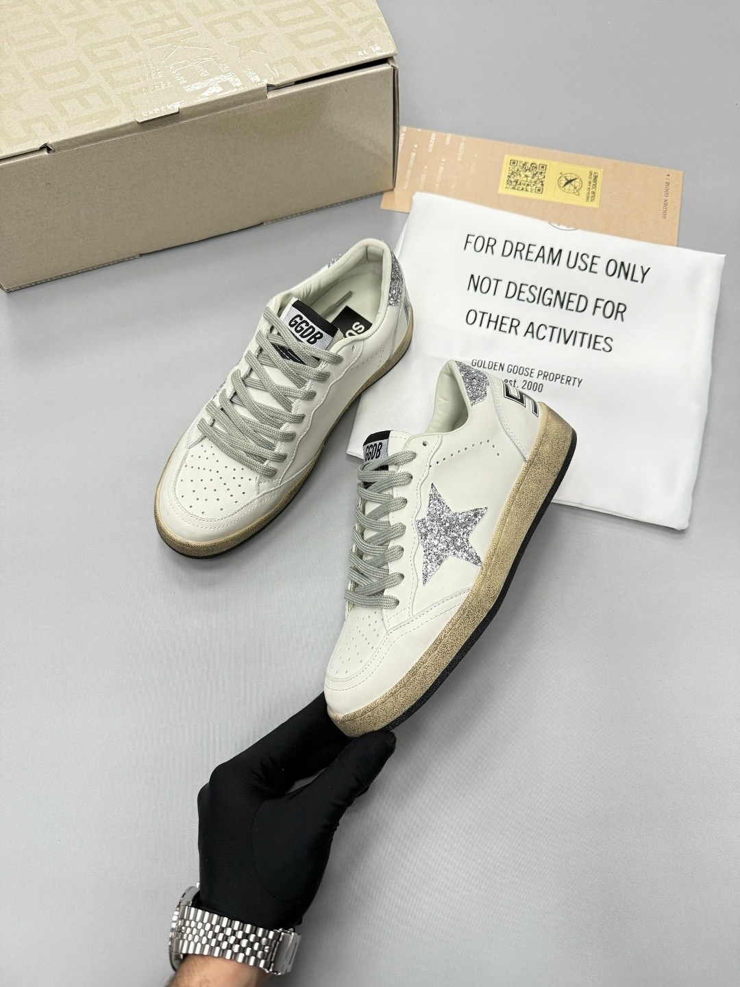 кроссовки golden goose,кеды golden goose,golden goose кеды ball star с блестками белый,golden goose deluxe brand белые кожаные кеды,кроссовки golden goose wmns ballstar milk gold кремовый