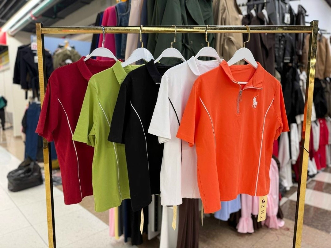 ,стильная футболка,футболка-поло на замке,поло футболка женская