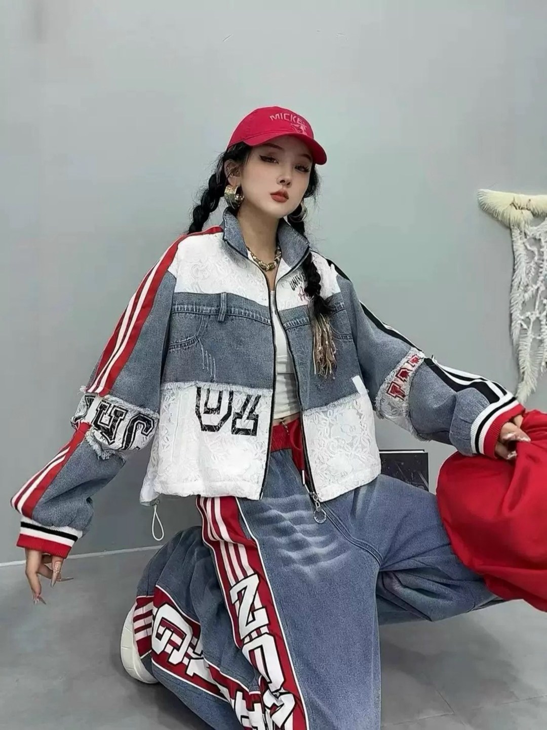 женская джинсовая куртка,джинсовая куртка,куртка бомбер женская,джинсовые костюмы женские,модные джинсовые куртки