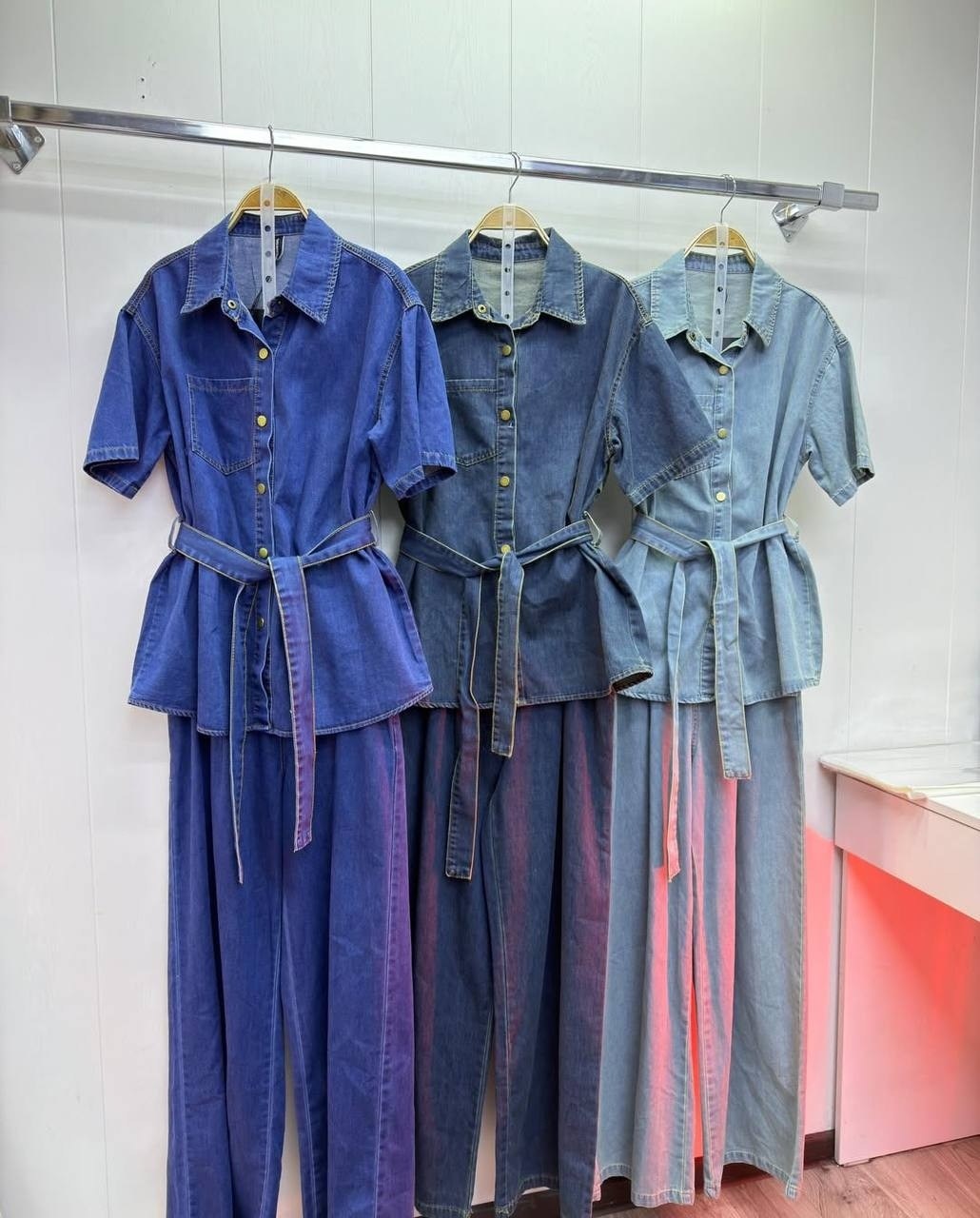 джинсовые костюмы женские,модные костюмы,джинсовые костюмы,джинсовый костюм женский брючный,джинсовый костюм брючный