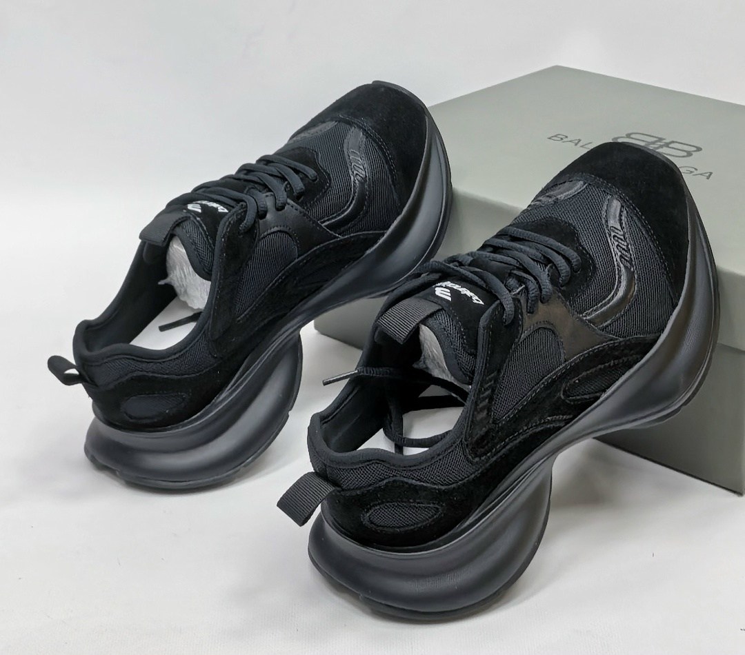 ,кроссовки женскиe,черные кроссовки,брендовые кроссовки,кроссы женские