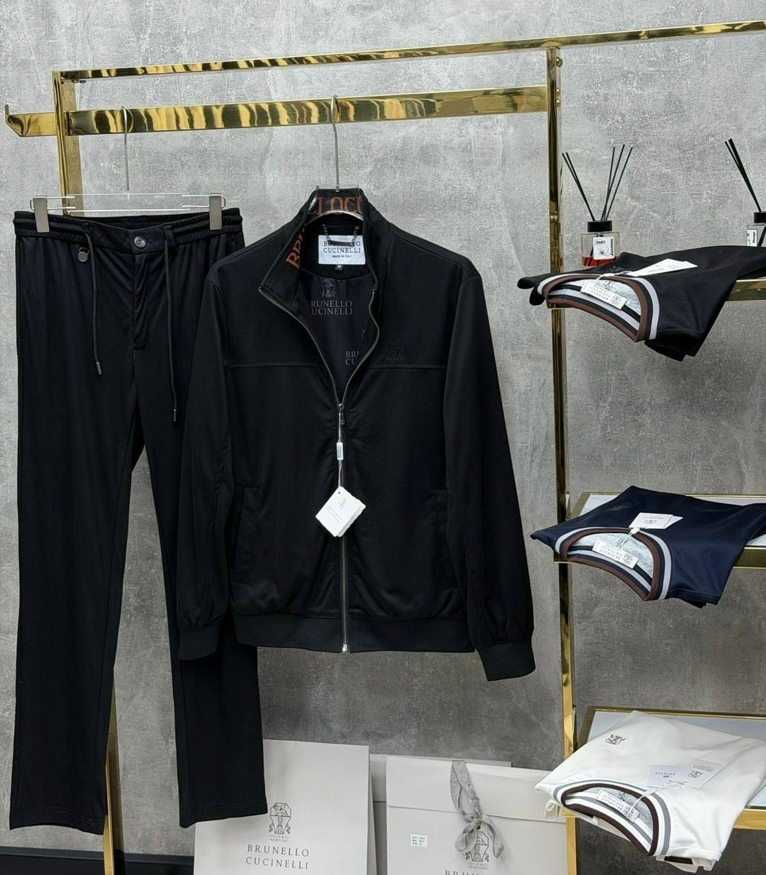 спортивный костюм brunello cucinelli,прогулочный костюм brunello cucinelli,спортивный костюм brunello cucinelli чёрный,костюм brunello cucinelli,мужской спортивный костюм brunello cucinelli