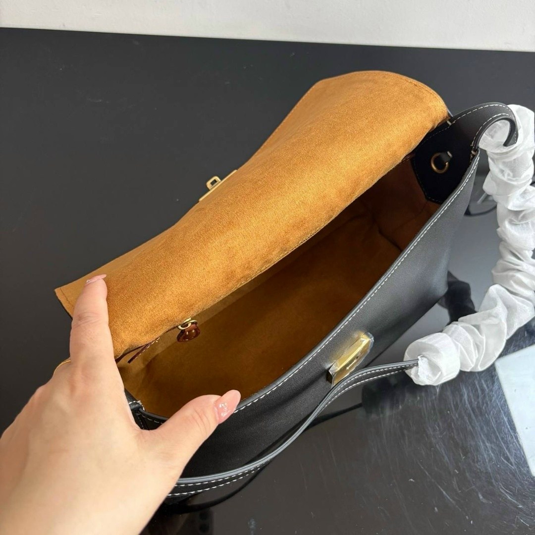 сумка,сумка женская,модная сумка,сумки багет,сумка на плечо