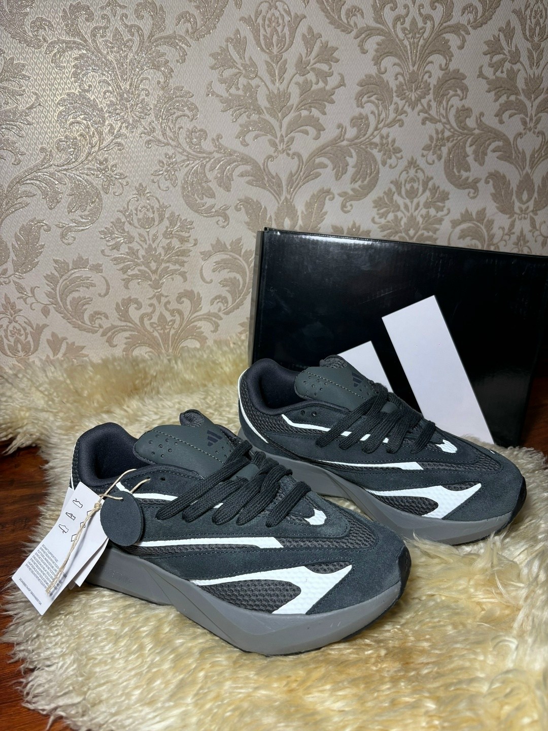 кроссовки adidas yeezy boost 700,adidas yeezy boost 700 v 2,adidas yeezy boost 700,adidas yeezy 700,кроссовки adidas yeezy boost