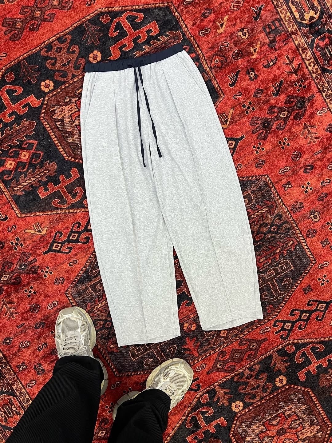 широкие брюки спортивные,широкие штаны,спортивные брюки широкого кроя,спортивные штаны женские широкие,повседневные спортивные брюки