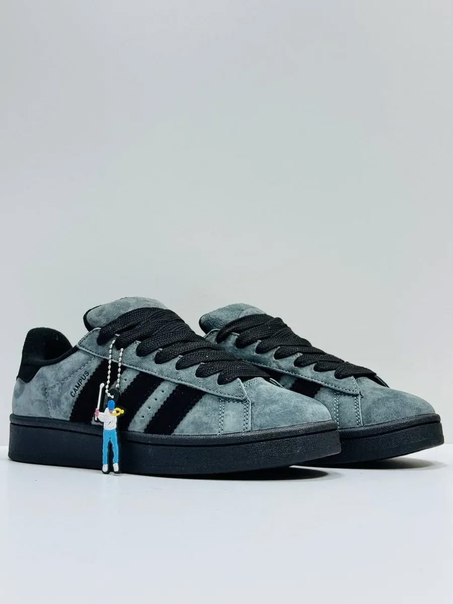 замшевые кроссовки campus 00s adidas originals серый,мужские кроссовки adidas campus,кроссовки adidas campus,низкие замшевые кроссовки campus 00s с фирменными полосками adidas, черный,кроссовки adidas