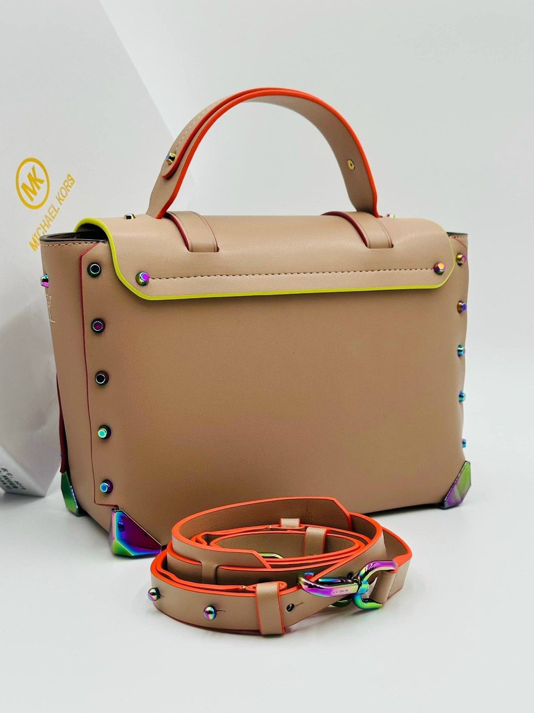 женская кожаная сумка michael kors,сумка,сумка michael kors,женская сумка michael kors manhattan,сумки женская