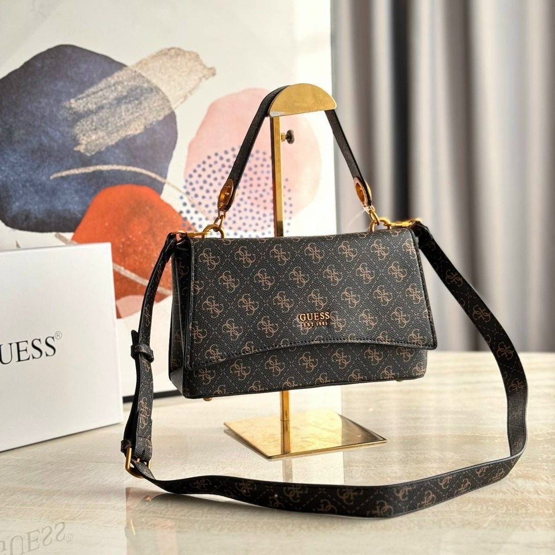 женская сумка guess,guess сумка на плечо,сумка guess,guess сумка конверт на плечо,сумка через плечо guess