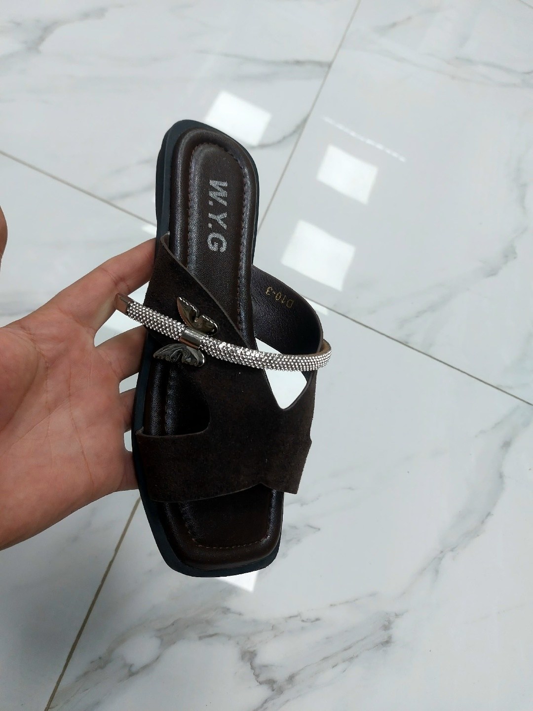 женские шлепанцы,,модные шлепанцы,женские сандалии,шлепанцы повседневные