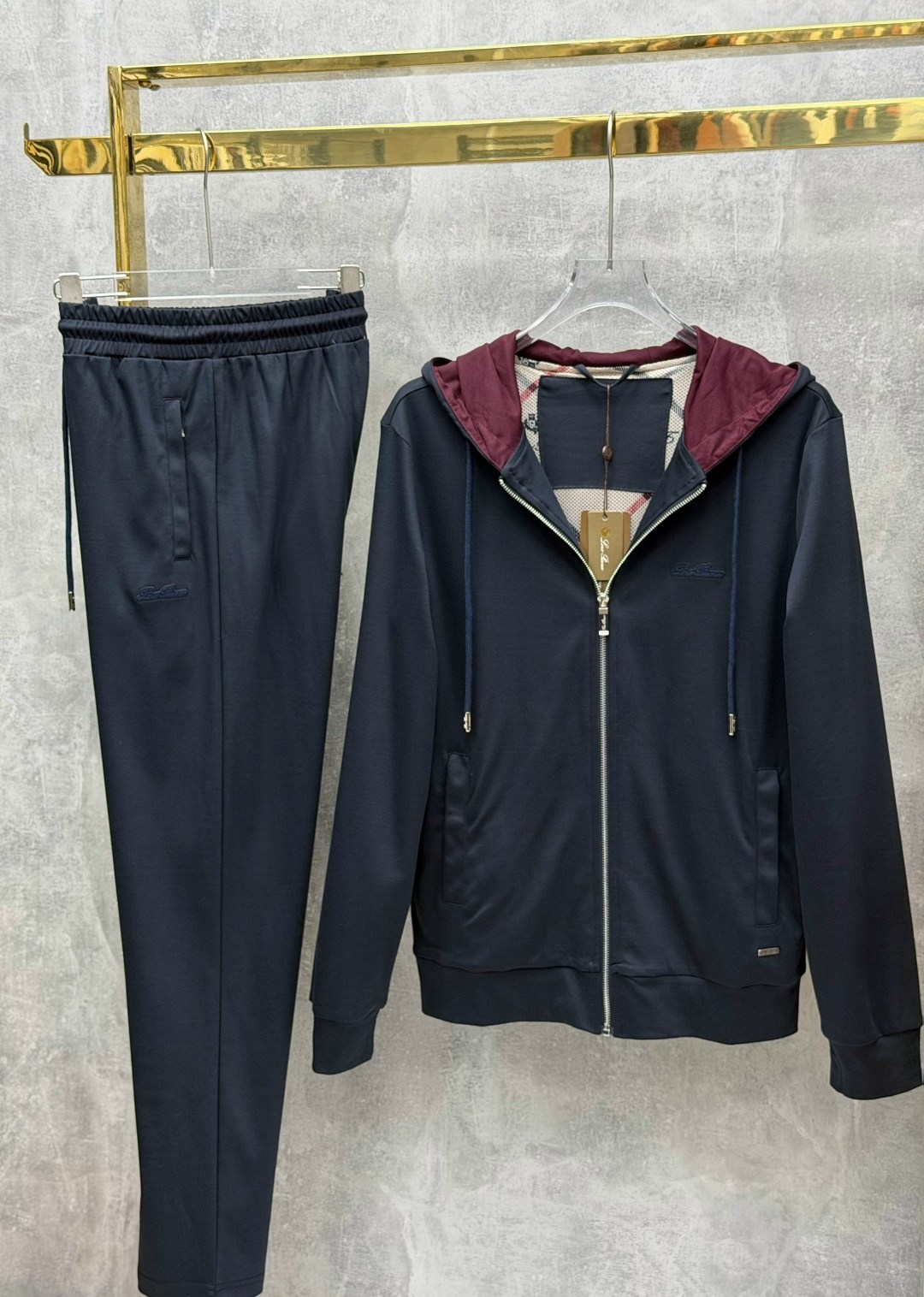 спортивный костюм brunello cucinelli,спортивный костюм loro piana,спортивный костюм мужской loro piana,спортивный костюм kiton,мужская спортивная одежда с капюшоном