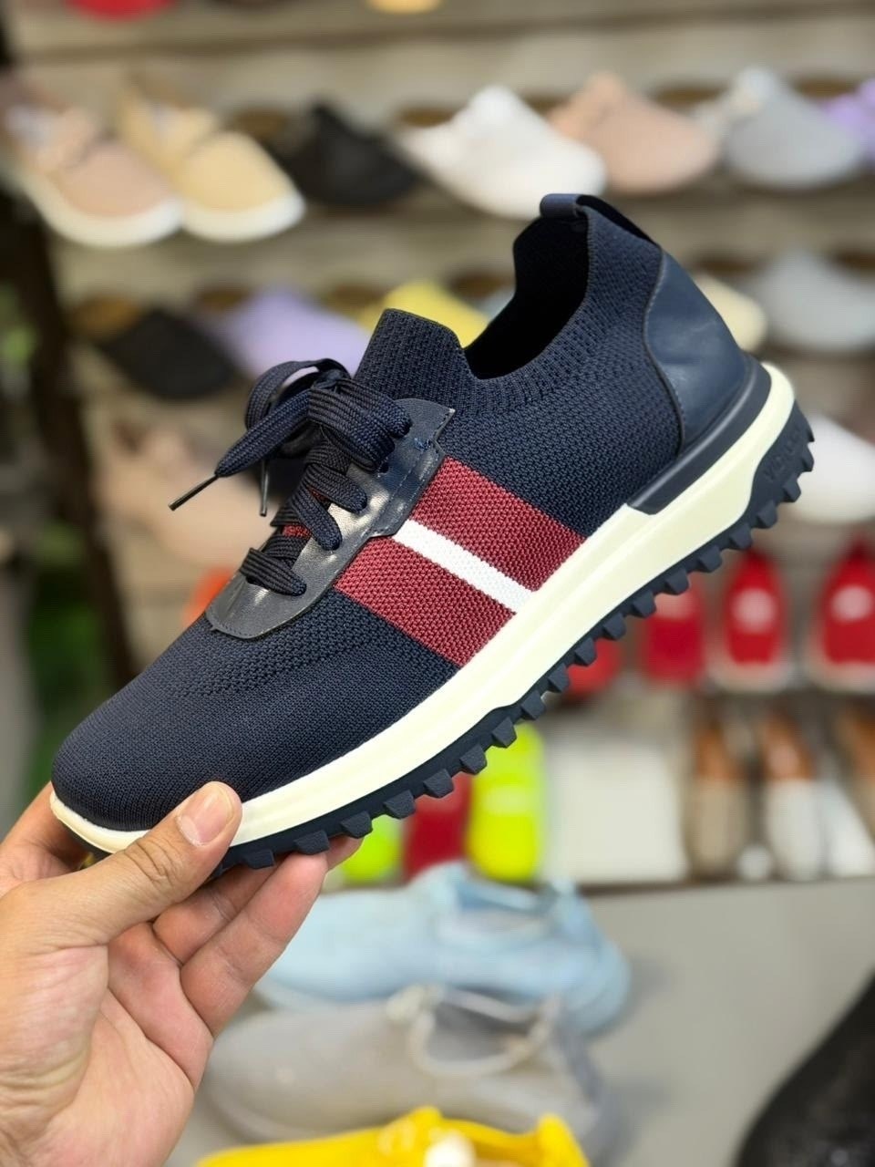 ,женские кроссовки,повседневные кроссовки,кроссовки для женщин,спортивный