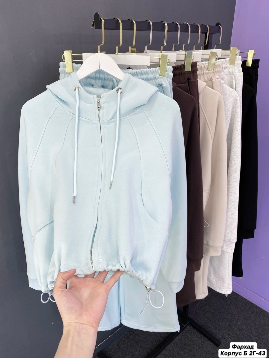 костюм трикотажный,костюм спортивный,костюм с брюками,женский костюм,костюм белый