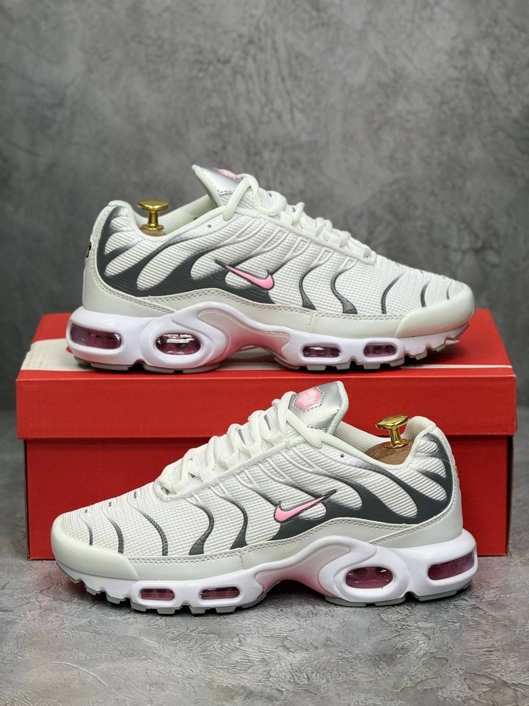 кроссовки летние спортивные nike air max tn plus,,кроссовки женские nike air max tn plus,nike air max tn plus,кроссовки nike air max tn plus