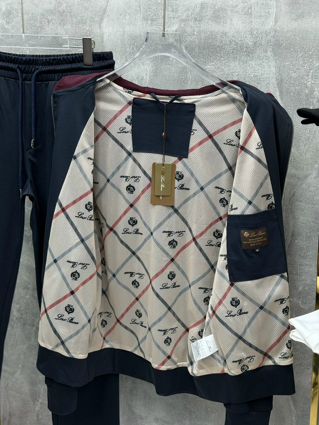 спортивный костюм brunello cucinelli,спортивный костюм loro piana,спортивный костюм мужской loro piana,спортивный костюм kiton,мужская спортивная одежда с капюшоном