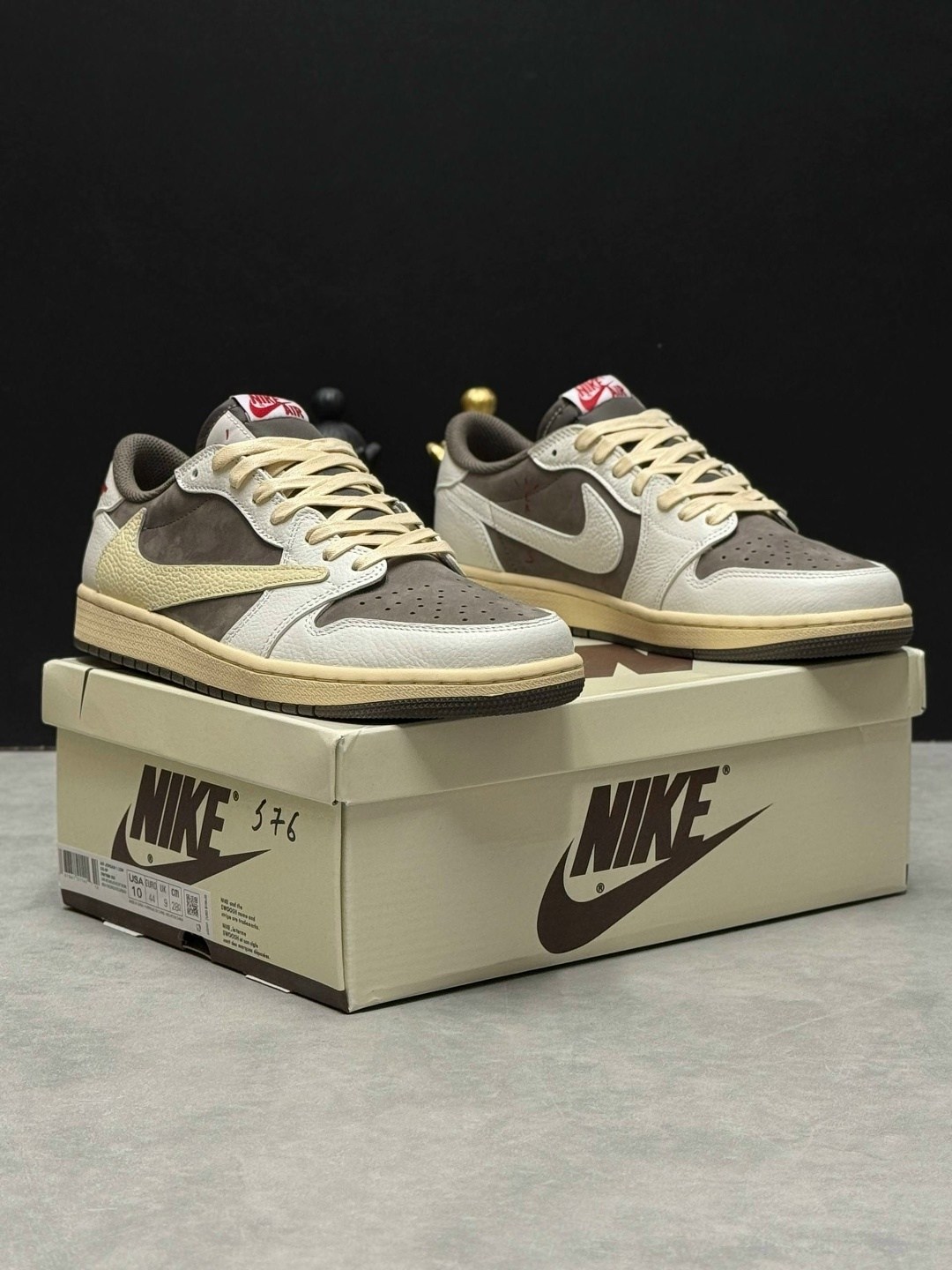 кроссовки nike air jordan 1 low x travis scott,nike air jordan 1 low travis scott,nike air jordan 1 low travis scott reverse mocha,кроссовки nike air jordan 1 x travis scott,кроссовки nike air jordan