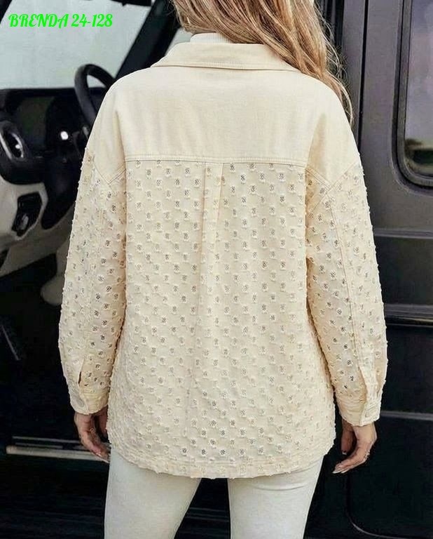 повседневная куртка,джинсовая куртка,куртка модная,джинсовая куртка с заклепками,куртка