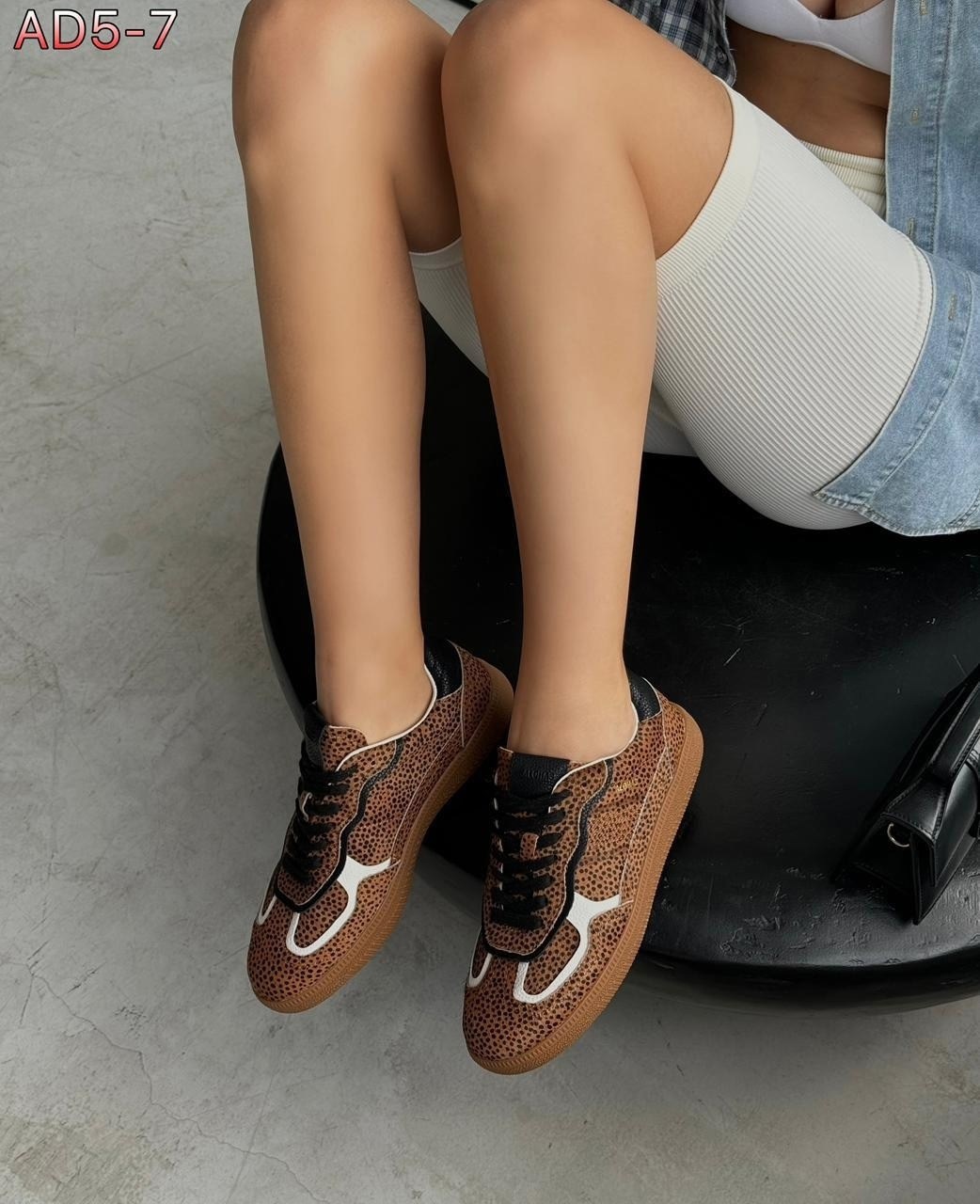 ,женские кроссовки,кроссовки модные,замшевые кроссовки,интересные кроссовки