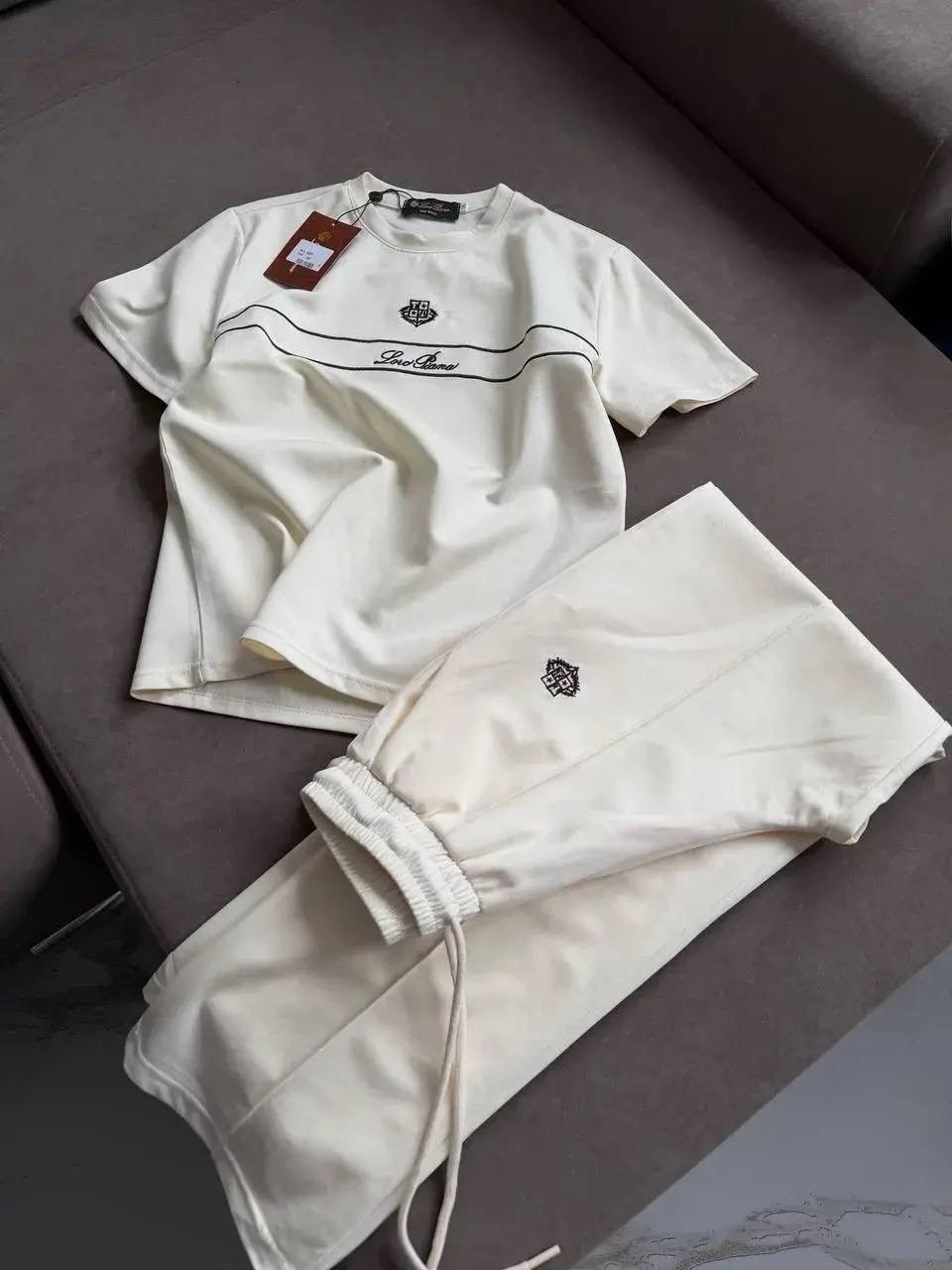 стильные костюмы,костюм белый,костюм спортивный,женский спортивный костюм,трикотажные костюмы