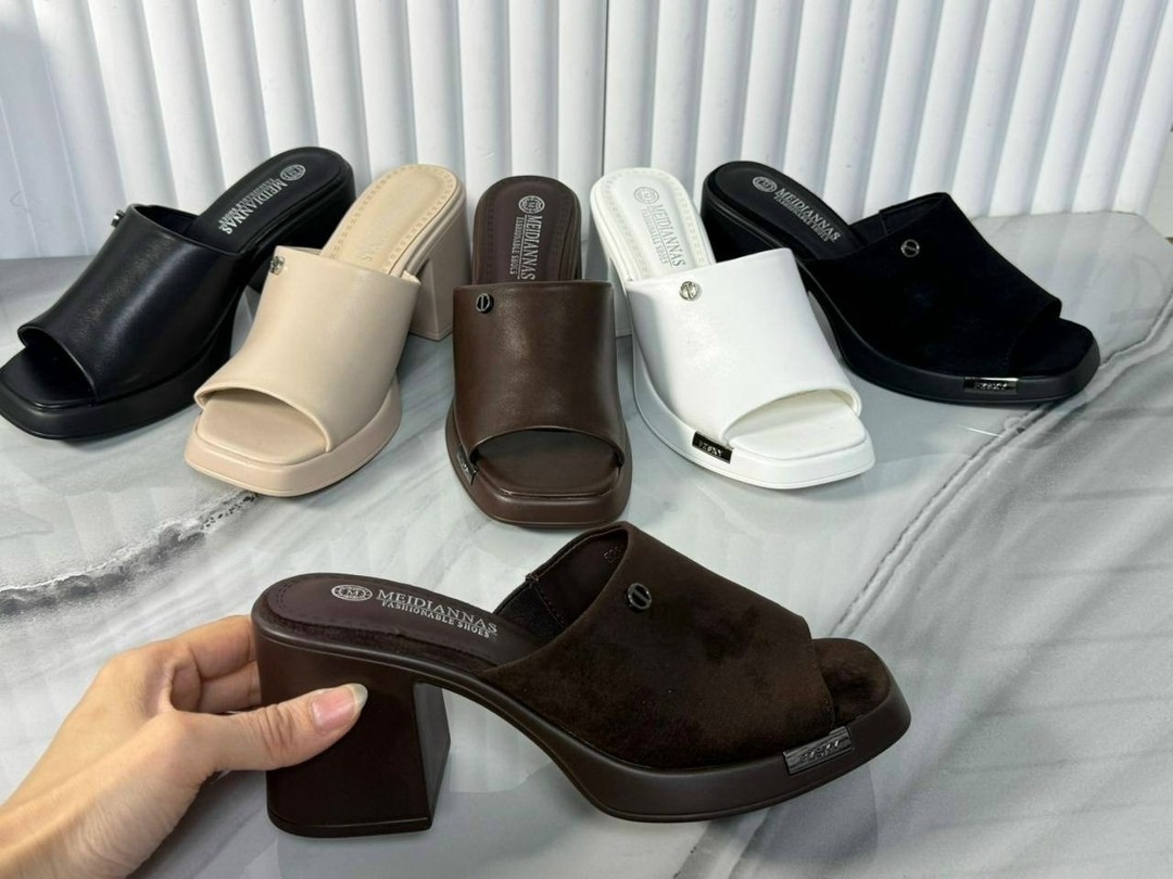 женские босоножки,женские босоножки на платформе,модная женская ,шлепанцы на каблуке,черные босоножки