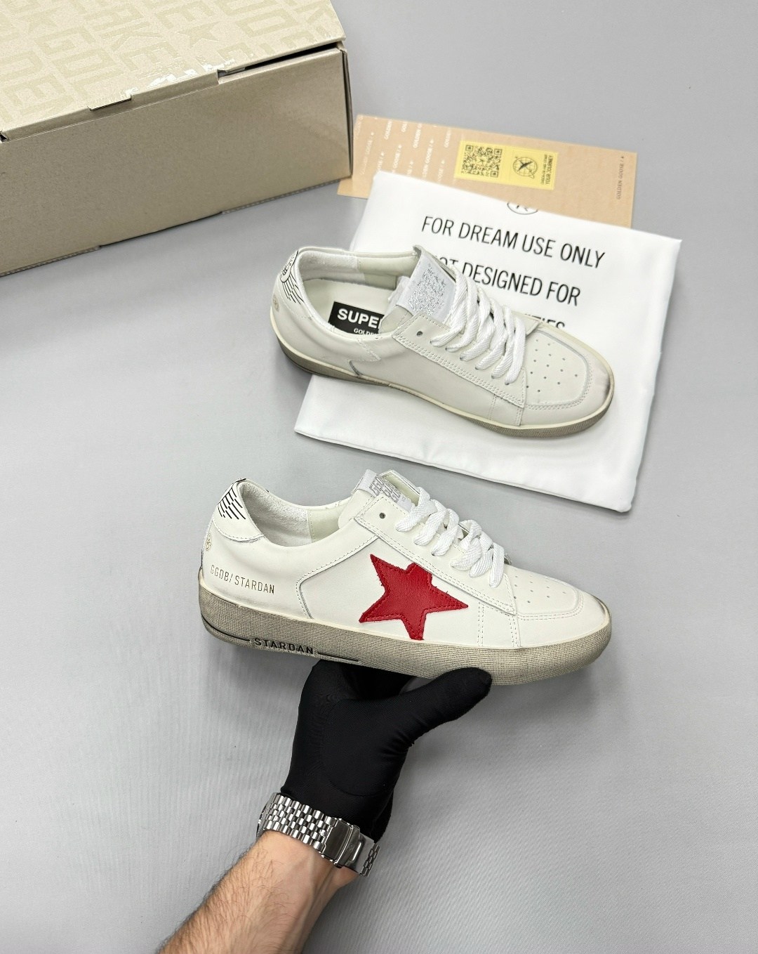 кроссовки golden goose,кеды golden goose,golden goose кеды ball star с блестками белый,golden goose deluxe brand белые кожаные кеды,кроссовки golden goose wmns ballstar milk gold кремовый