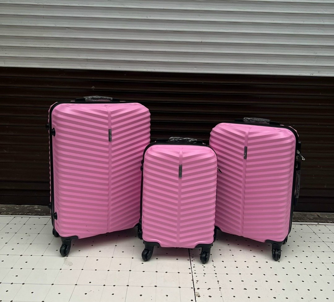 комплект чемодан,чемодан,чемодан на колесах,пластиковый чемодан,чемодан женский