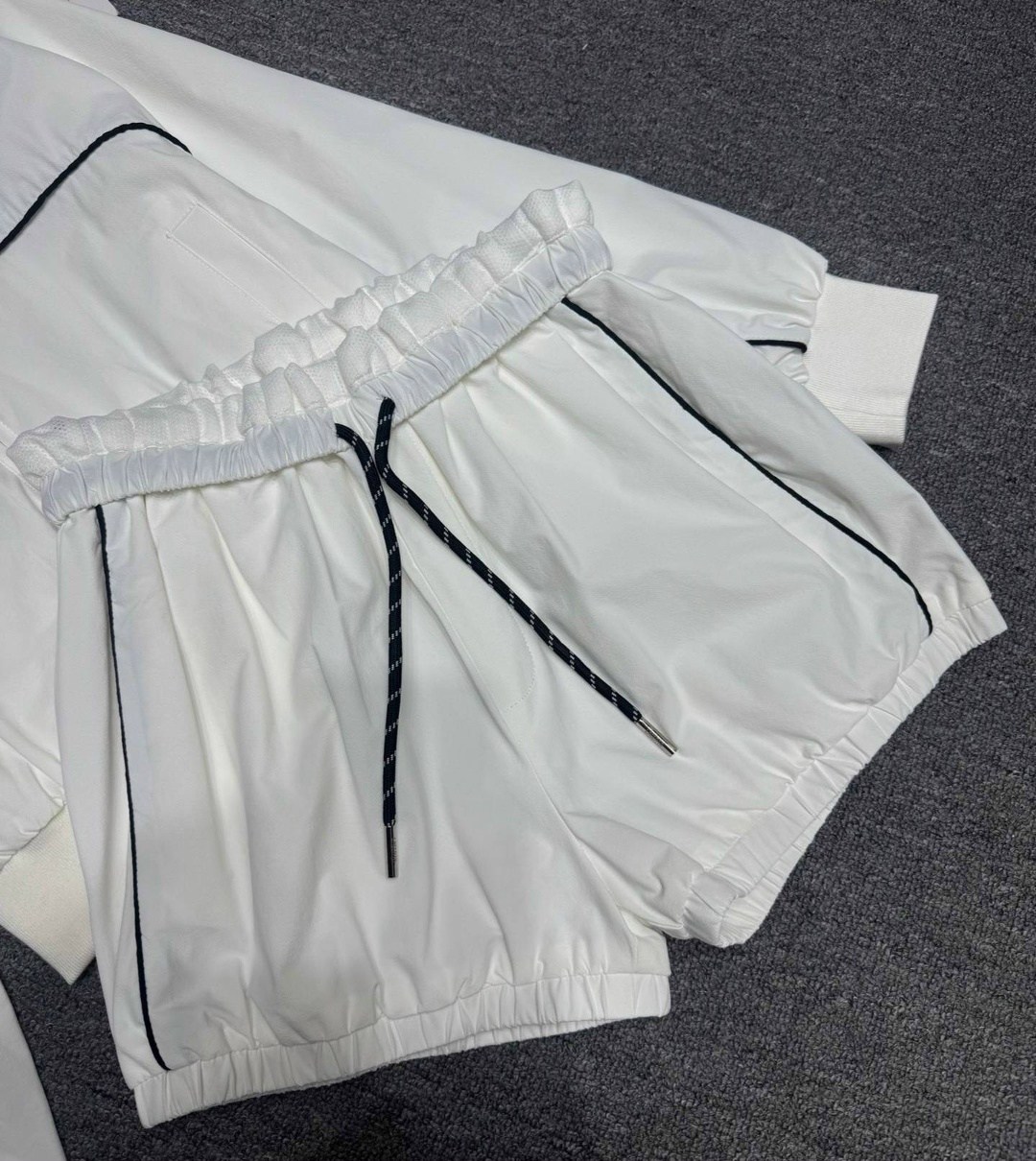 спортивные костюмы,спорт костюм,легкая куртка,костюм женский спортивный,спортивный костюм стильный