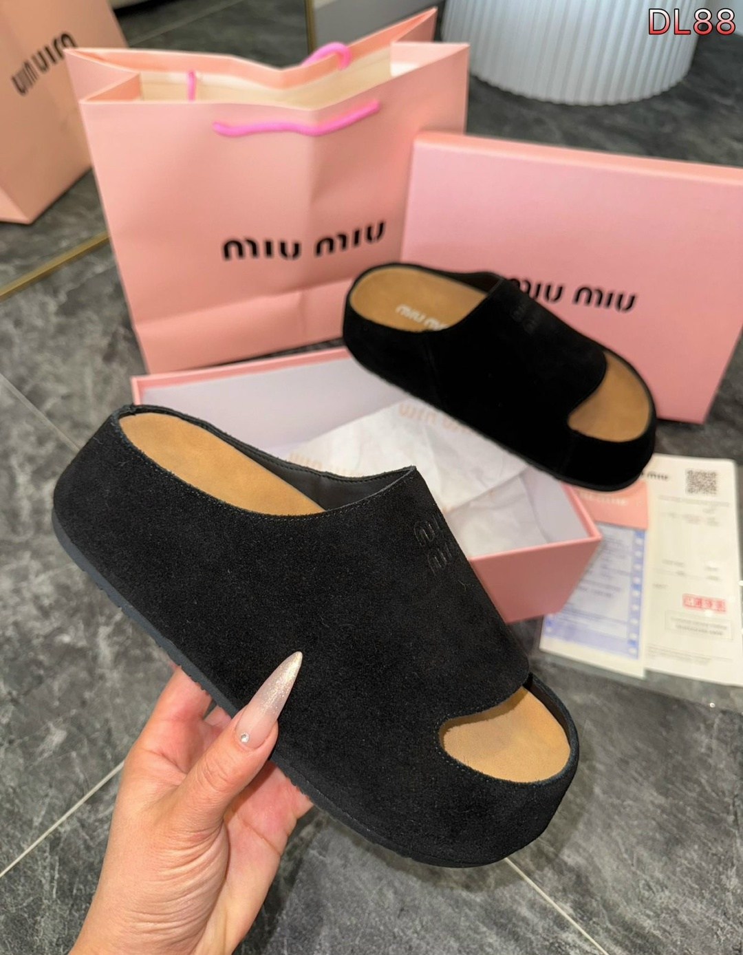 шлепанцы miu miu,,мюли miu miu,женские шлепки,шлёпанцы женские