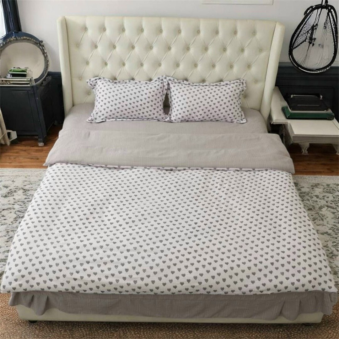 кровати,кровати для спальни,кровати с высоким изголовьем,кровати с изголовьем,кровать двуспальная