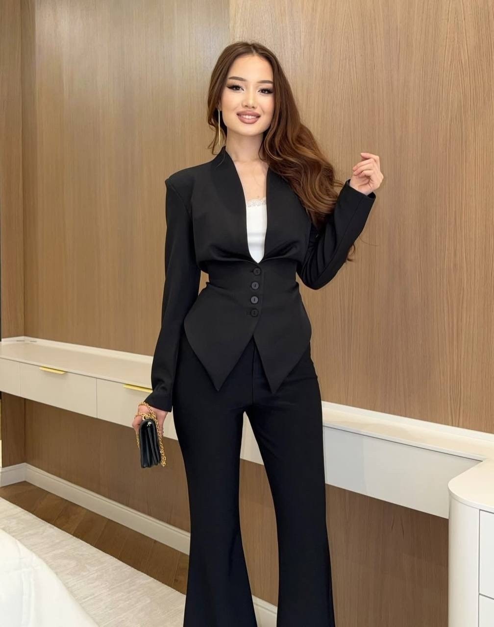 элегантный брючный костюм,брючный костюм женский,женский офисный брючный костюм,костюм брючный женский деловой,женский костюм