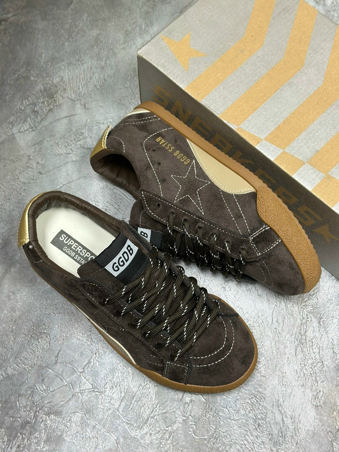 golden goose кеды superstar со вставками коричневый,замшевые кроссовки super-star golden goose зеленый,кроссовки golden goose,кеды golden goose,