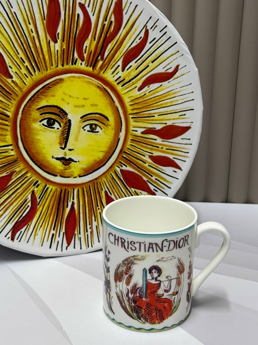 чайная пара christian dior taro le soleil фарфор,чайные наборы,набор кружек dior 4 шт,посуда кристиан диор,набор кружек christian dior tarot and puglia 4 шт le soleil