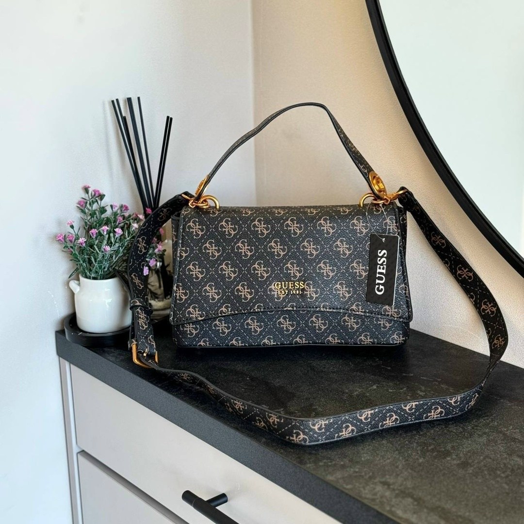 женская сумка guess,guess сумка на плечо,сумка guess,guess сумка конверт на плечо,сумка через плечо guess