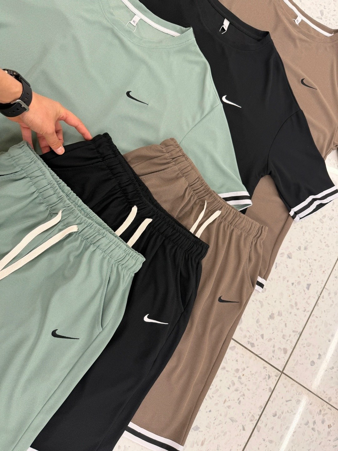 костюм спортивный nike,костюм спортивный,спортивные костюмы мужские,спортивные костюм с шортами,спорт костюм