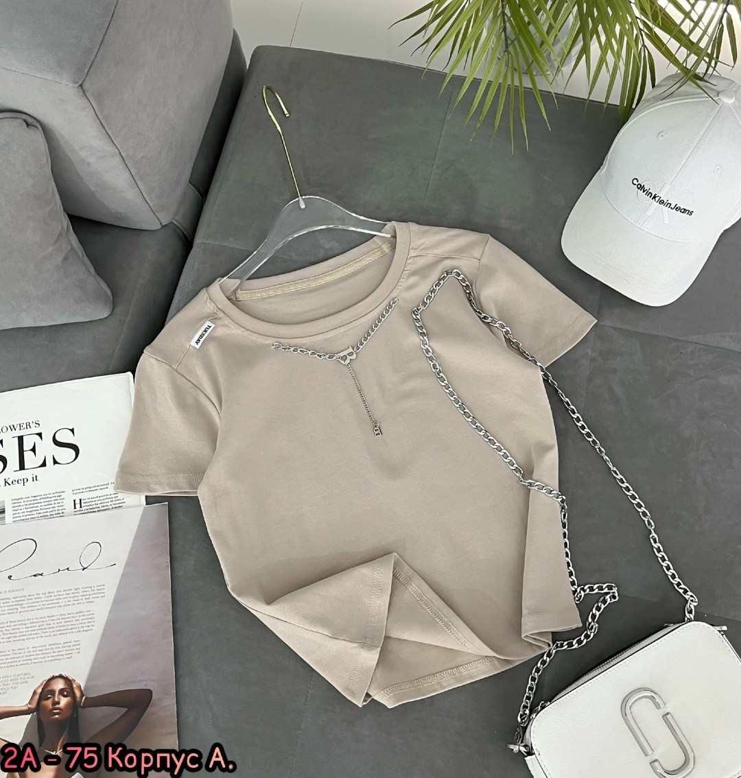 футболки женская,футболка с цепочкой,футболка стильная,футболка с цепочкой