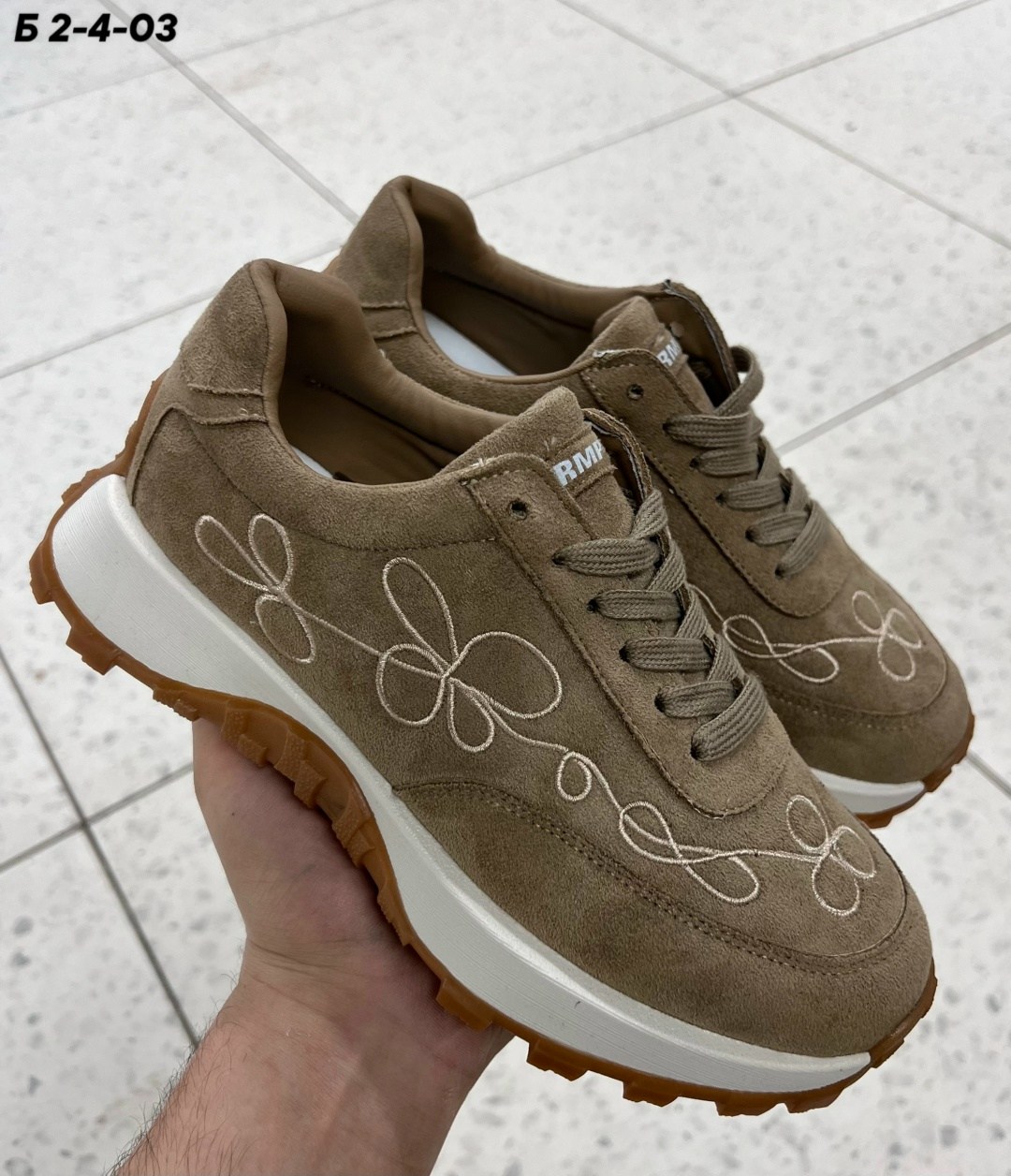 ,кроссовки женские,кроссовки бежевые,замшевые кроссовки, женская