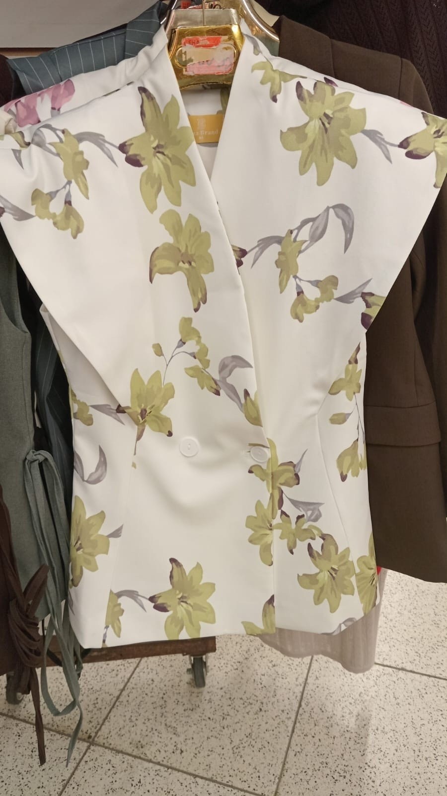 пиджак с цветочным принтом,жакет с цветочным принтом,жакет,пиджак с принтом,жакет женский летний