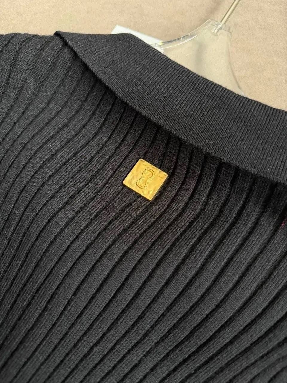 трикотажное платье,модное платье,платье женской,платье черное,вязаное платье