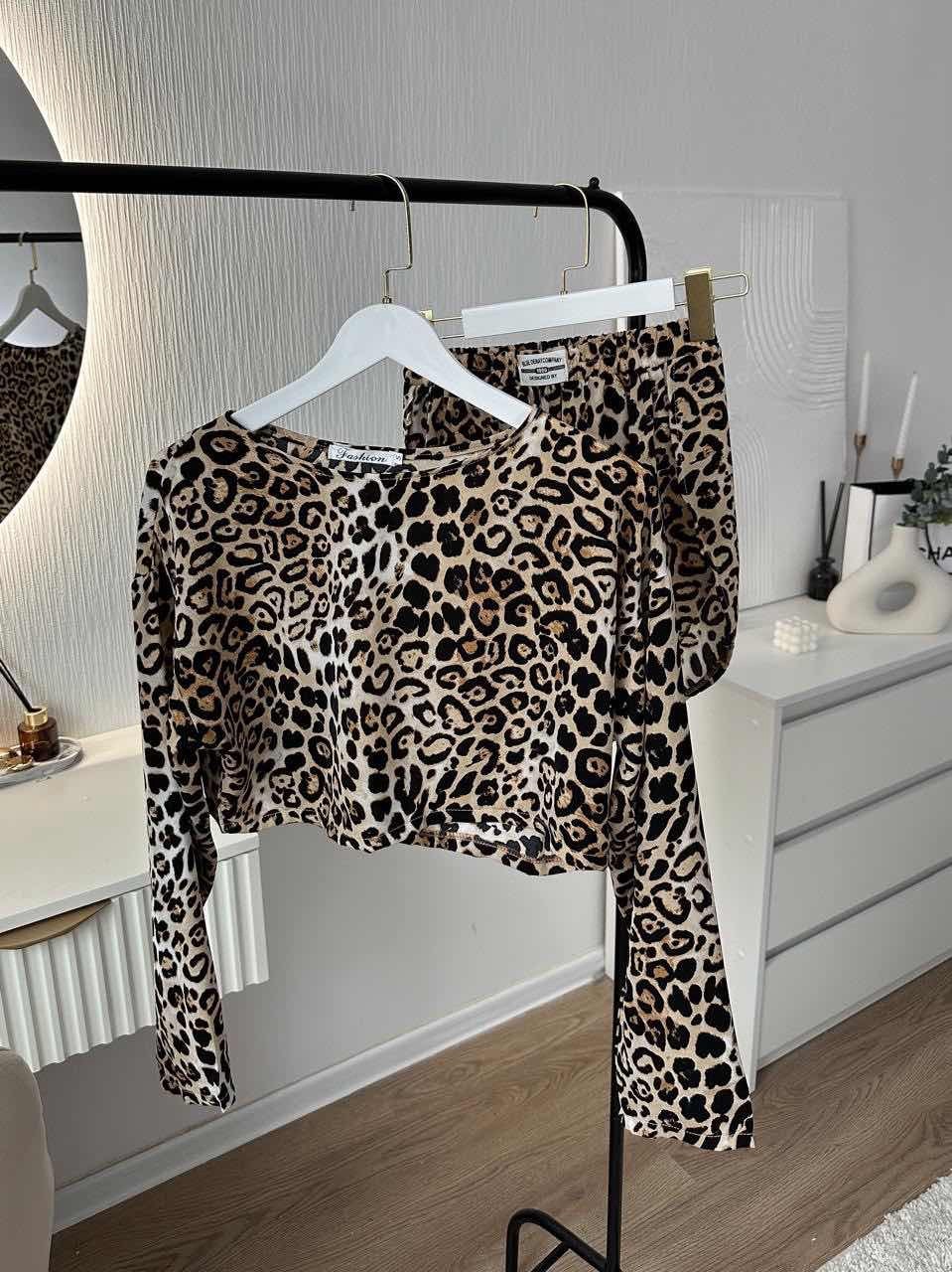 пижамный двойка комплект с леопардовым принтом,женская пижама с леопардовым принтом и длинным рукавом,пижамный двойка комплект с леопардовым принтом и длинным рукавом,женская пижама с шортами в леопар