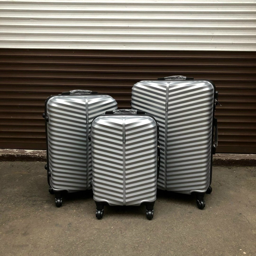 комплект чемодан,чемодан,чемодан на колесах,пластиковый чемодан,чемодан женский