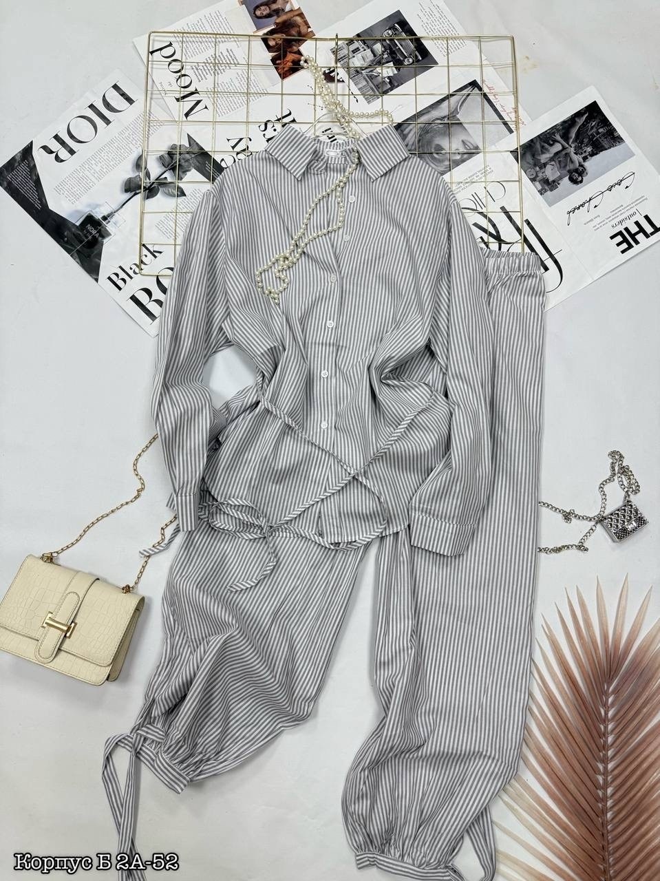 брюки женские белые в голубую полоску,костюм классический,костюм летний брючный с рубашкой,костюм женский,костюм брючный с рубашкой