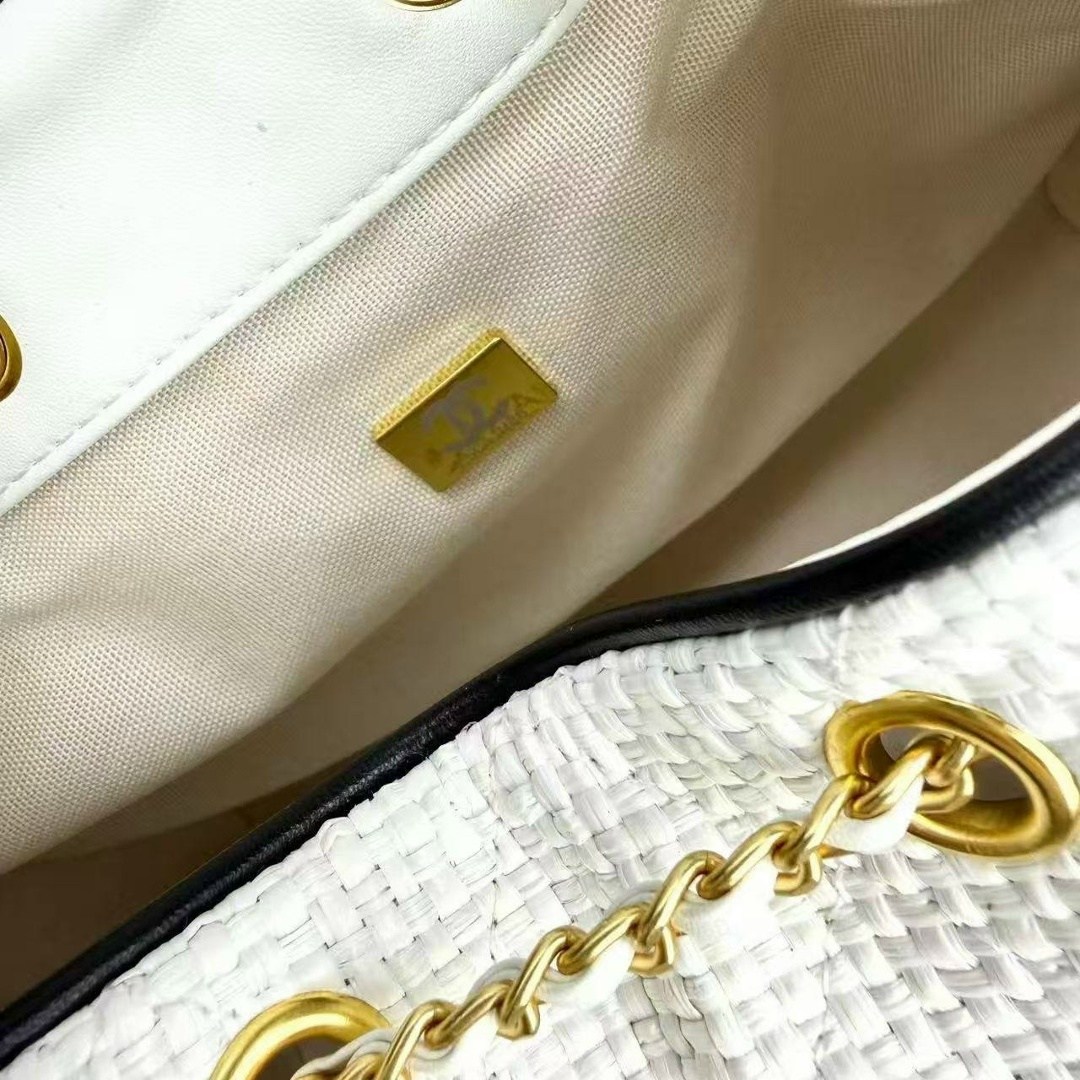 сумка chanel,белая кожаная сумка chanel 25 small,женская сумка chanel,chanel белая кожаная сумка через плечо для женщин,сумка женская шанель стеганая ковша цепь chanel